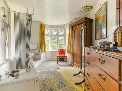 BATHROOM ENSUITE